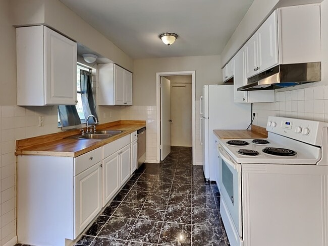 Foto del edificio - 1215 Lake Highland Dr