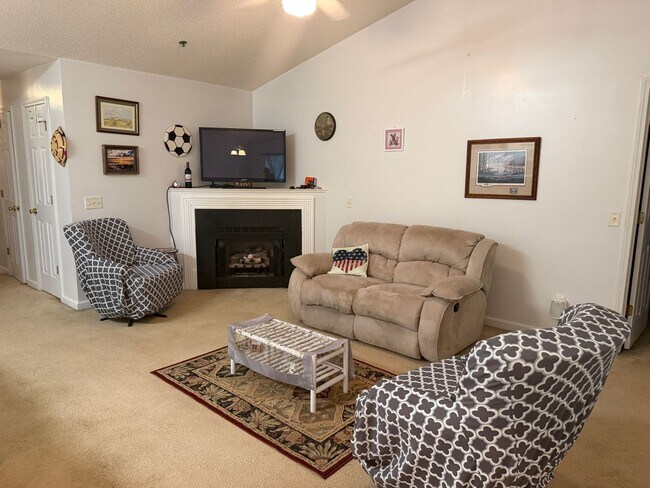 Foto del edificio - 1605 Willoughby Pk Ct