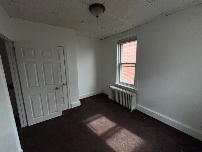 Foto del edificio - Classic 3 Bedroom Home on Charming Residen...