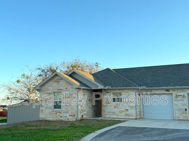 Foto del edificio - 4899A W Amity Rd