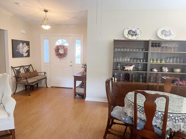 Foto del edificio - Available May 1, 2024