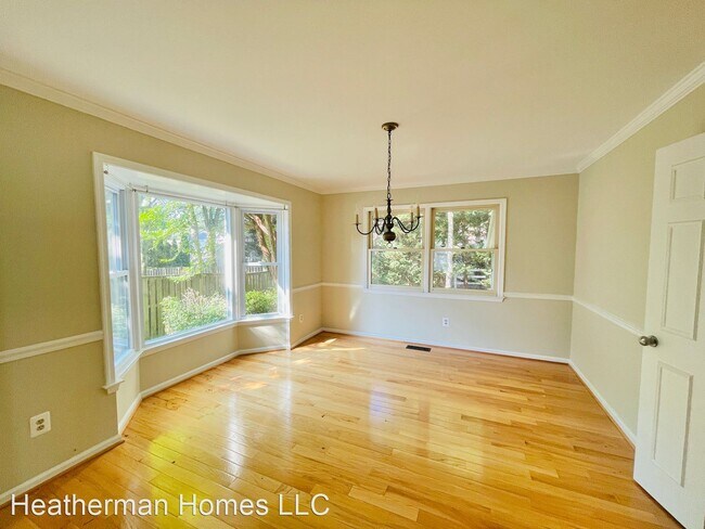 Building Photo - 5 br, 3.5 bath House - 7227 Devereaux Court