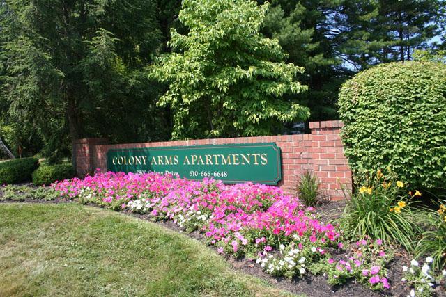 Entrance Sign - Colony Arms