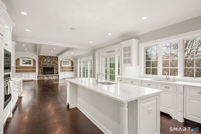 Building Photo - 93 Mansfield Ave