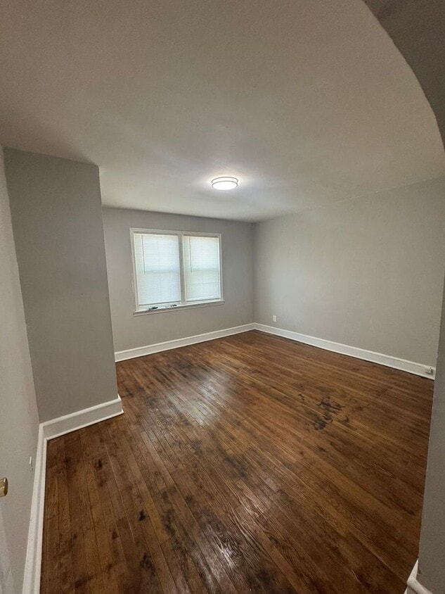 Photo - 1239 QUEEN ST NE