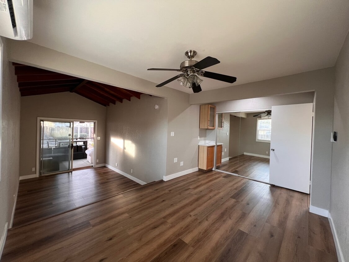 Foto principal - 14335 Norwalk Blvd