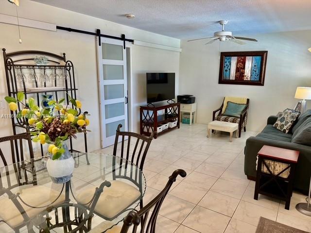 Foto principal - 3212 NE 8th Ct