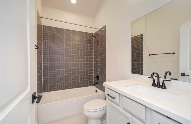 Foto del edificio - 16210 Bluegill Dr