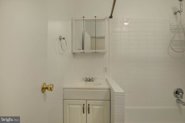 Building Photo - 3051 Idaho Ave NW
