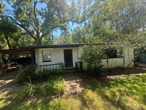 Building Photo - 1685 Mayhew St