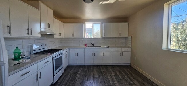 Building Photo - 71(439)