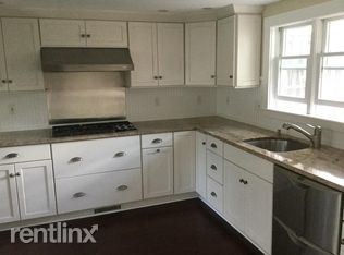 Building Photo - 14 Whiton Ave