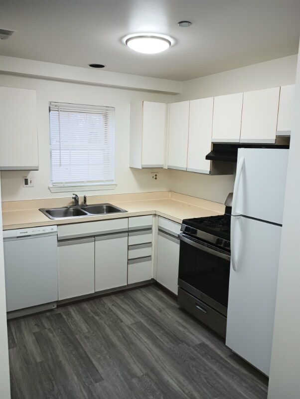 Foto del edificio - 4905 Belmont St