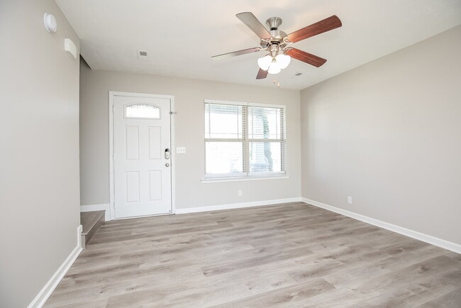 Building Photo - 1834 Warmingfield Dr