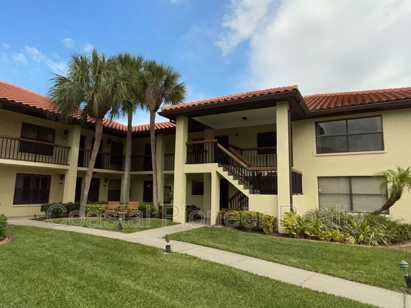 313 Hammock Pine Blvd, Clearwater, FL 33761 Condo for Rent in