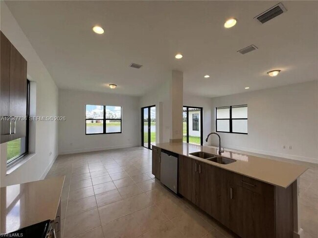 Foto del edificio - 5645 Cerva Ln