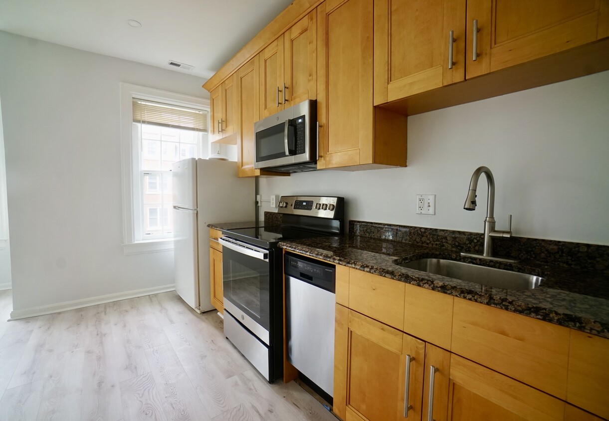 Primary Photo - 3417 Brown St NW