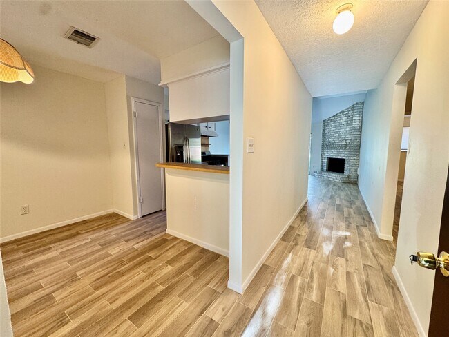 Foto del edificio - 22306 Waynoka Rd