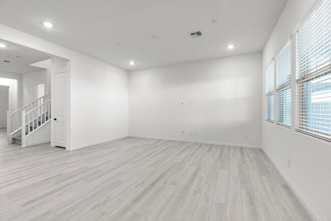 Building Photo - 584 La Vis Acrs Ln