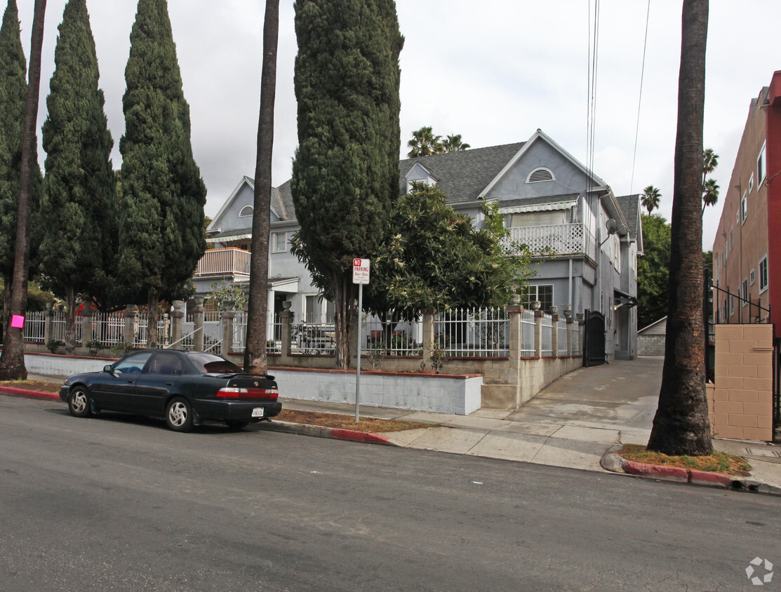 Primary Photo - 1862 N Van Ness Ave