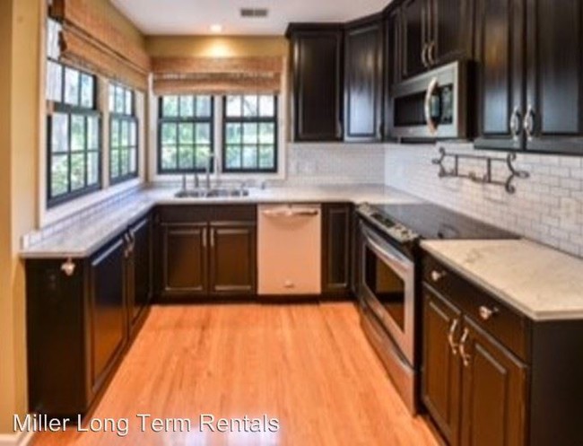 Building Photo - 312 Fort Howell Dr