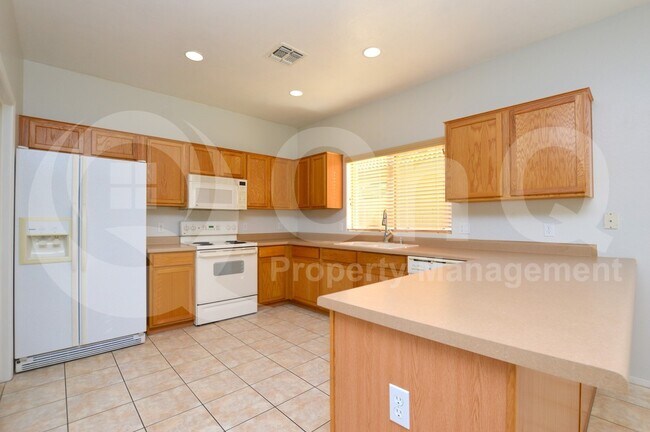 Foto del edificio - 2848 E Superior Rd