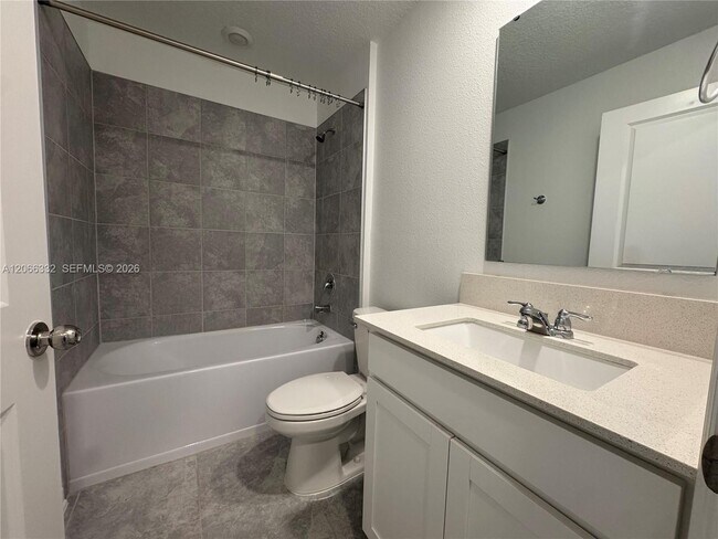 Building Photo - 640 Daring Dr