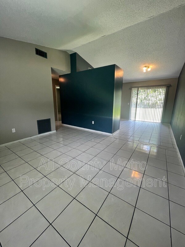 Building Photo - 2521 Ridgewood Ave
