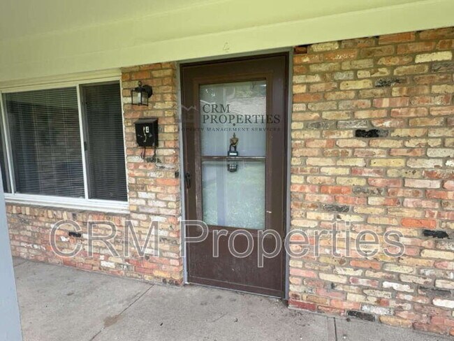 Foto del edificio - 6134 Hillside Ave