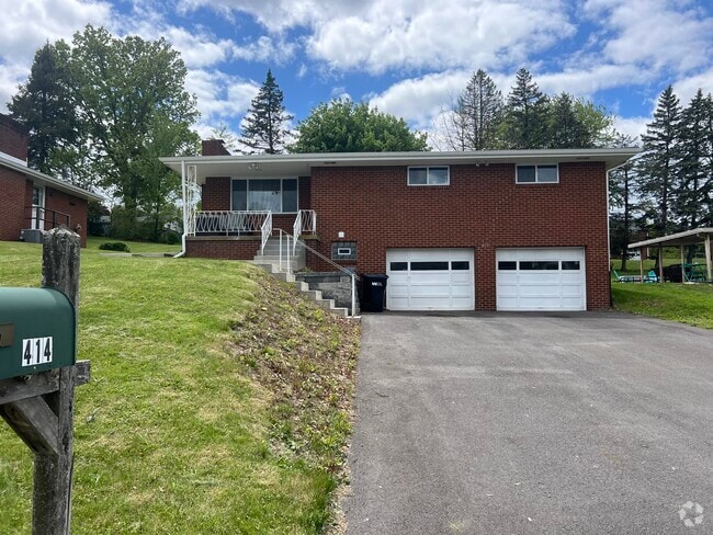 Building Photo - 414 Wyndhurst Dr