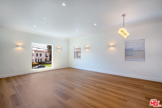 Foto del edificio - 1450 S Holt Ave