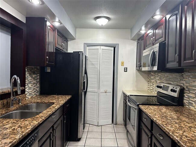 Building Photo - 6028 Mornay Dr