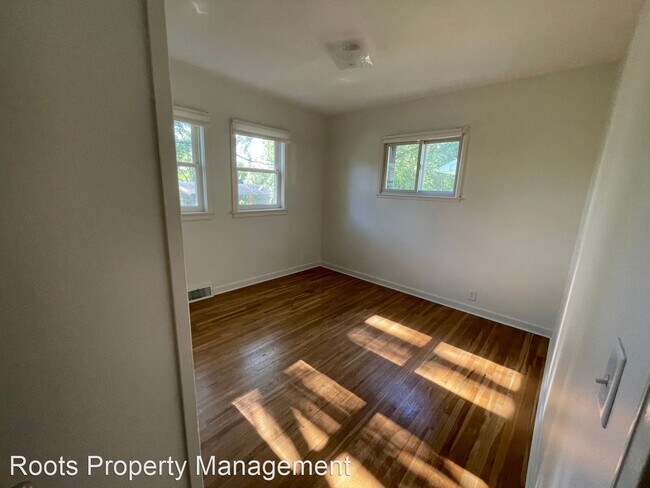 Building Photo - 4 br, 2 bath House - 515 12th Ave NW