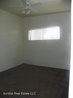 Building Photo - 909 S Mariana St