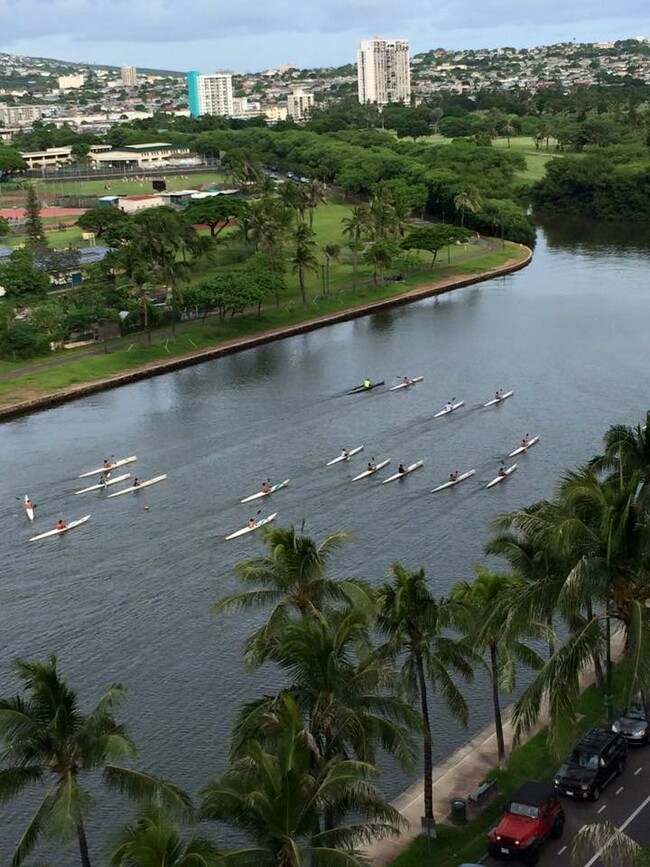 Building Photo - 2115 Ala Wai Blvd