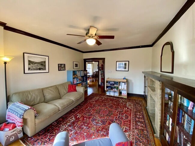 Foto del edificio - 4738 N Karlov Ave