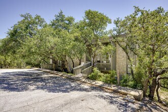 Building Photo - 801D Grassy Knoll