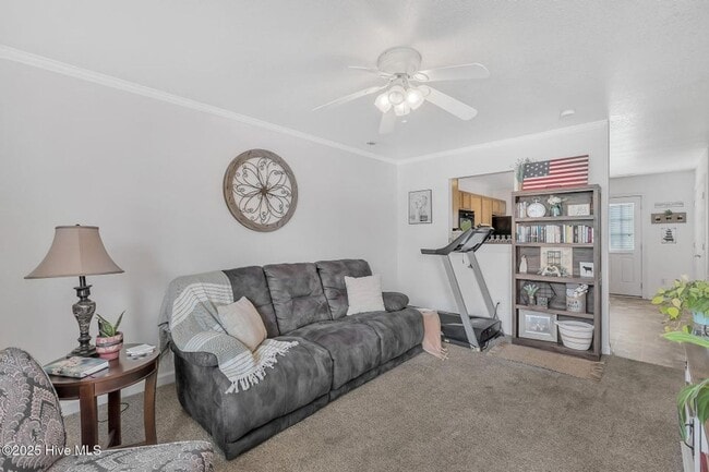 Building Photo - Very Well Maintained Townhome In Carolina ...