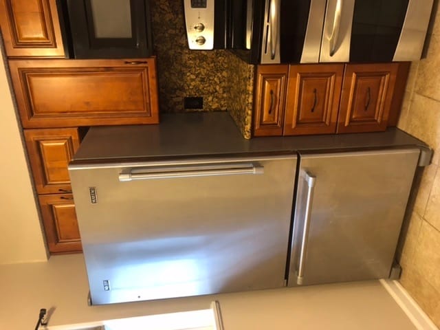 Custom cabinets/Stainless appliances - 5108 Forest Point Dr