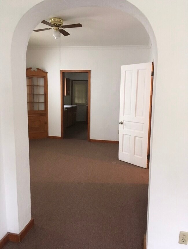 Foto del edificio - 3453 N Newhall St