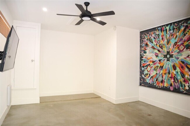 Foto del edificio - 2307 E 2nd St