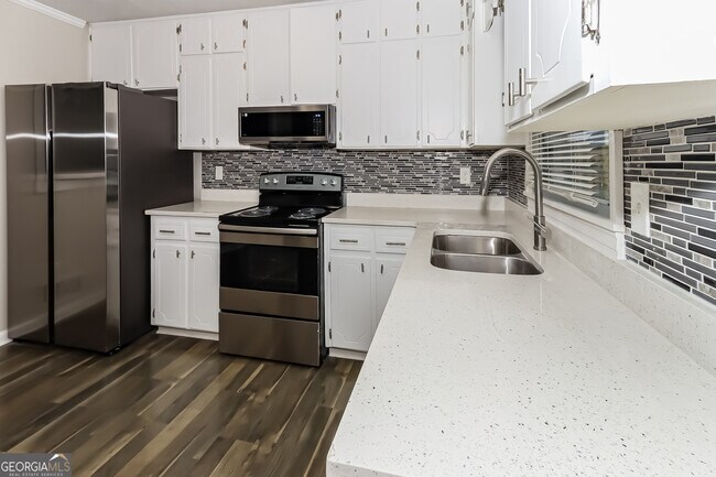 Building Photo - 6702 Londonderry Dr