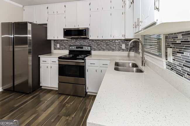 Foto del edificio - 6702 Londonderry Dr