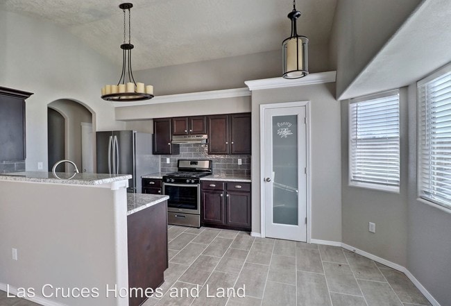 Building Photo - 3 br, 2 bath House - 5817 Nunatak Place
