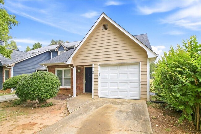 Building Photo - 7980 Woodlake Dr