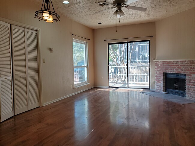 Foto del edificio - 430 Lindsey St