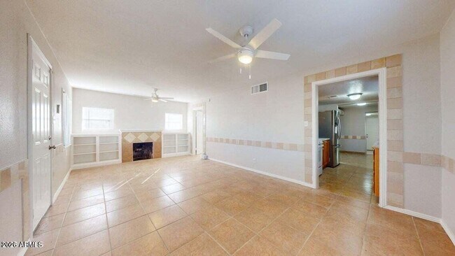 Foto del edificio - 2214 N 24th Pl