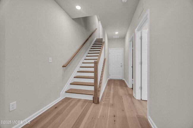 Building Photo - 16 Barton Ave