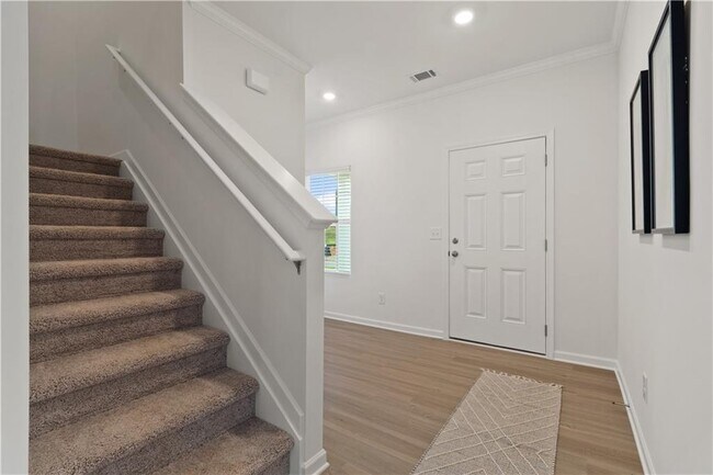 Building Photo - 220 Bloomfield Cir