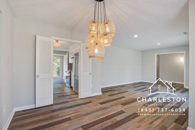 Building Photo - 1805 Chelwood Cir